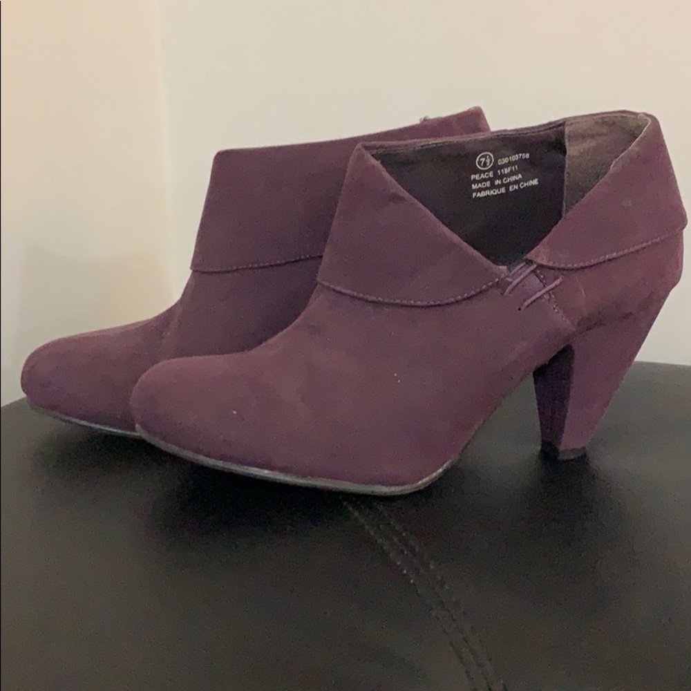 Purple George heels size 7.5